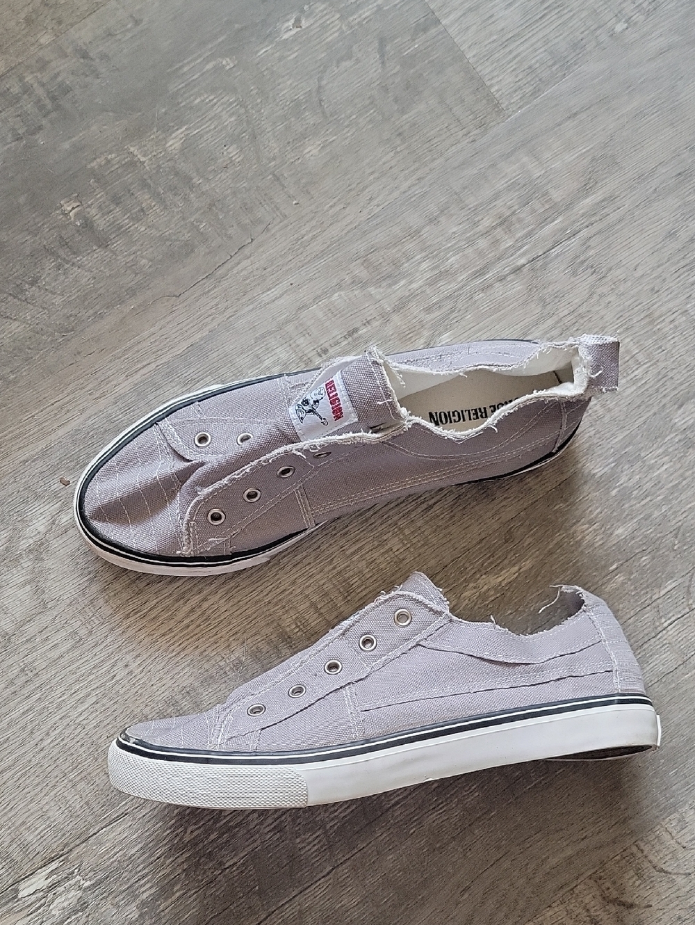 Men's 9.5 True Religion Slip-On Canvas Sneakers